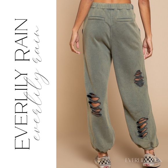 POL Distressed Jogger Pants - Picture 8 of 13